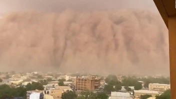 Tormenta de polvo gigantesca cubre la capital de Níger
