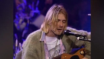 Subastan mítica guitarra que perteneció a Kurt Cobain