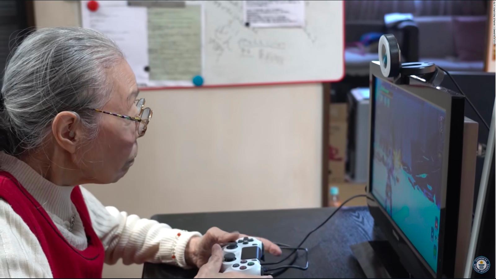 Japonesa De 90 Anos Es La Gamer Mas Longeva Del Mundo Video Cnn - jugando en directo con ustedes roblox mis gamers