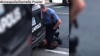 Despiden a policías por la muerte de un hombre negro