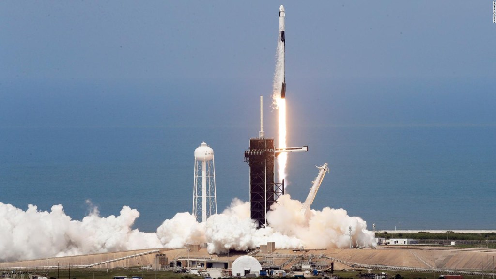 Despega el vuelo tripulado de SpaceX