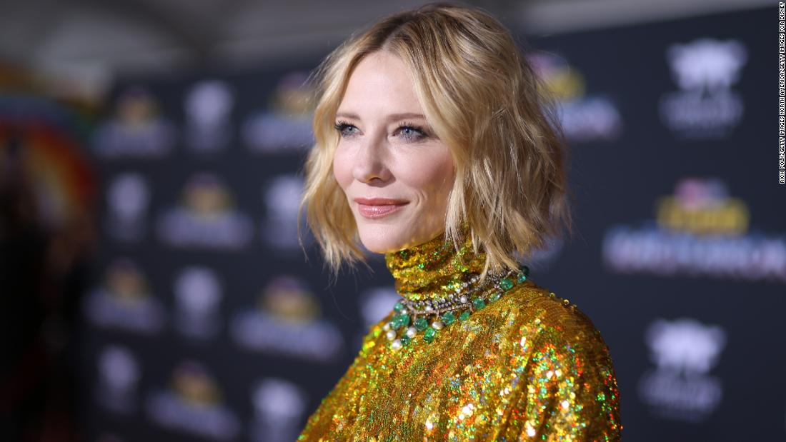 Cate Blanchett se cortó la cabeza con una motosierra durante el  confinamiento... pero está bien | CNN