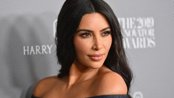 Kim Kardashian revista magazine rubia