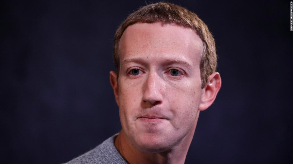 Mark Zuckerberg denunciante Facebook