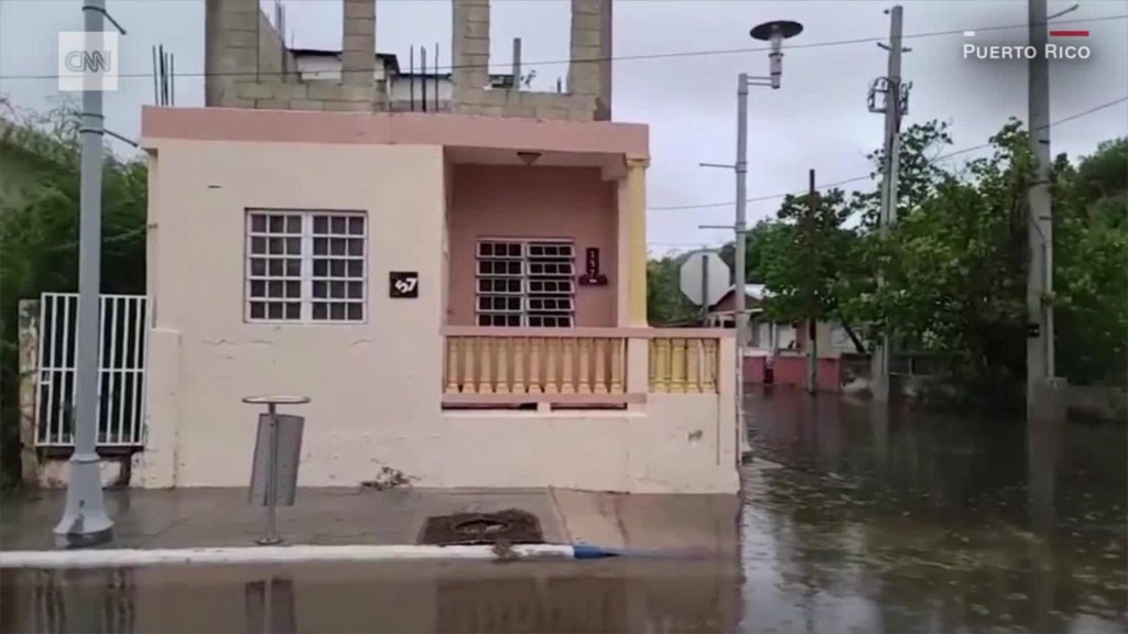 Tormenta tropical Isaías azota Puerto Rico y Rep. Dominicana