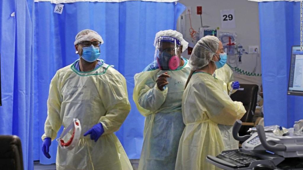 Estados Unidos supera las 1.000 muertes por coronavirus durante 4 días seguidos mientras los expertos instan al país a cerrar