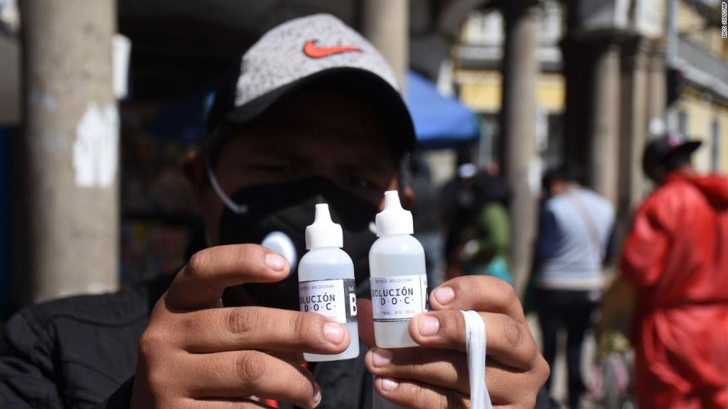 Los legisladores apoyan desinfectante tóxico como tratamiento contra el covid-19 en Bolivia, contra las advertencias del Ministerio de Salud