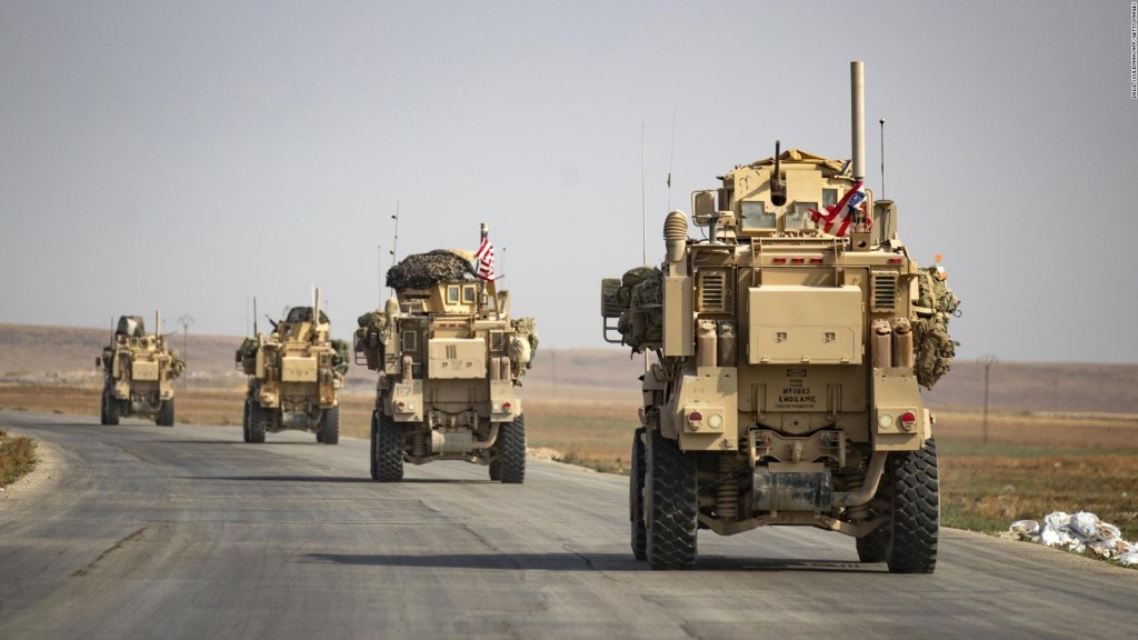 Vehiculo estadounidense colisiona con convoy ruso en Siria