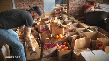 Por el covid -19 creó una red para repartir alimentos