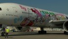 Ofrecen vuelo en un avión temático de Hello Kitty