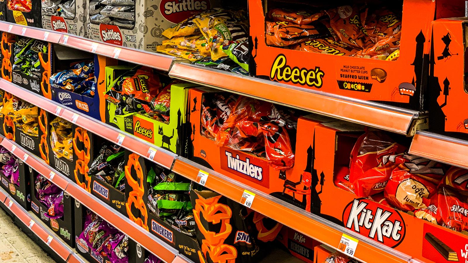 Halloween Candy Season In The US Anticipates The Limited Times   200810091947 Halloween Candy Display File Full 169 