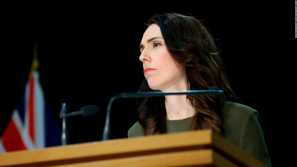 Ardern responde a críticas de Trump por nuevo brote