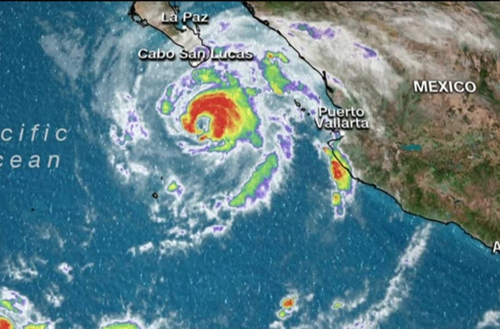 Advertencia de huracán para Baja California por la amenaza de Genevieve