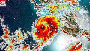 El huracán Genevieve rozará la península de Baja California el miércoles por la noche