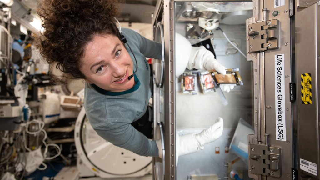 Los astronautas harán campaña por Estée Lauder en el espacio