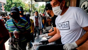 México: buscan dar dinero a los afectados por la pandemia