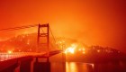 Unos 40 incendios afectan la costa oeste de EE.UU.