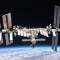 Basura espacial obliga astronautas a buscar refugio