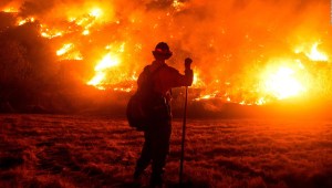 La amenaza del incendio Bobcat en California