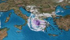 Conoce el raro fenómeno atmosférico que impacta Grecia