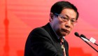 China condena por corrupción a magnate crítico del régimen
