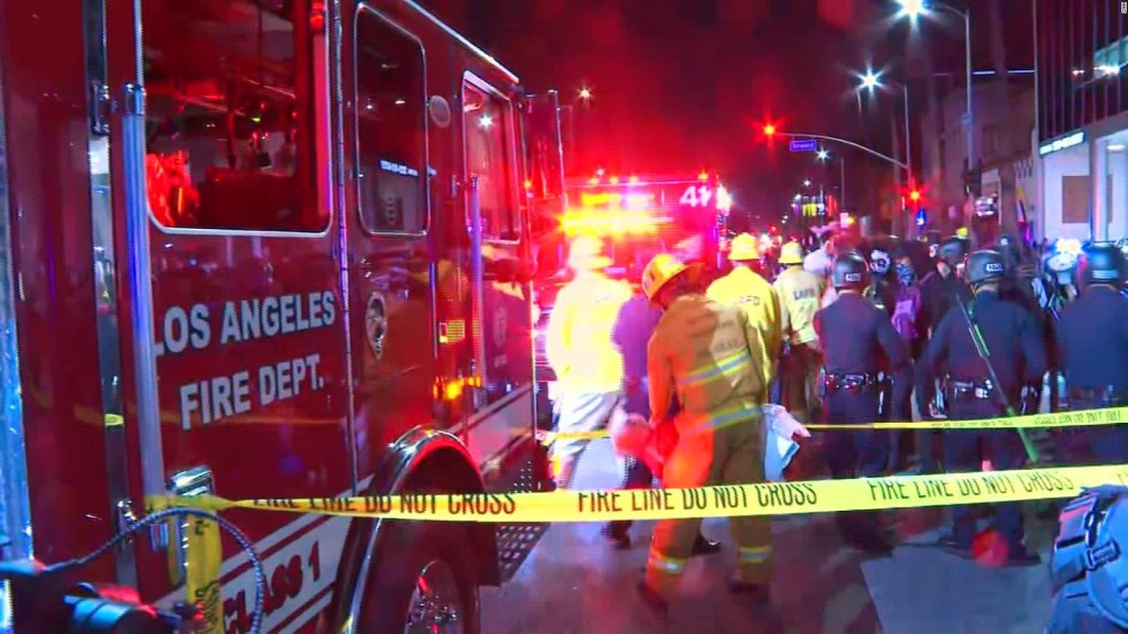 Camioneta atropelló a un manifestante en Los Ángeles
