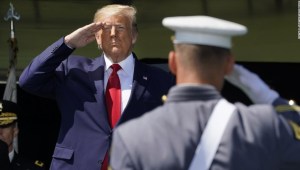 Las 5 cosas que debes saber este 8 de septiembre: Trump probablemente no pueda ganar sin el apoyo de veteranos