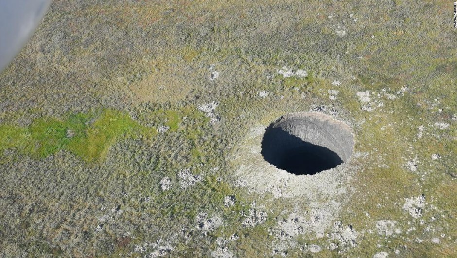 Misteriosos agujeros en la tundra siberiana podrían estar relacionados con el cambio climático
