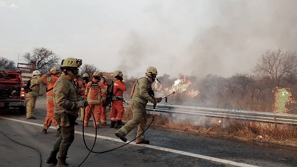 Carlos es bombero