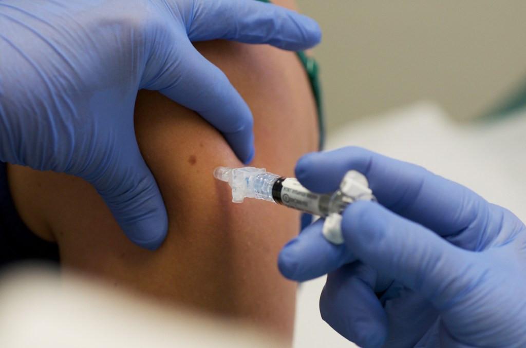 The Lancet: Vacuna rusa no tiene efectos adversos graves