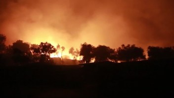 Incendio arrasa campo refugiados isla Lesbos Grecia