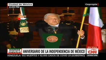 López Obrador da el tradicional Grito de Independencia ante un Zócalo sin gente