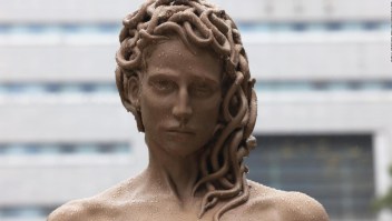 ¿Qué significa la nueva estatua de Medusa en Nueva York?