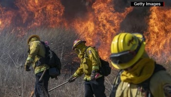 Dos incendios forestales de California arrasan miles de hectáreas