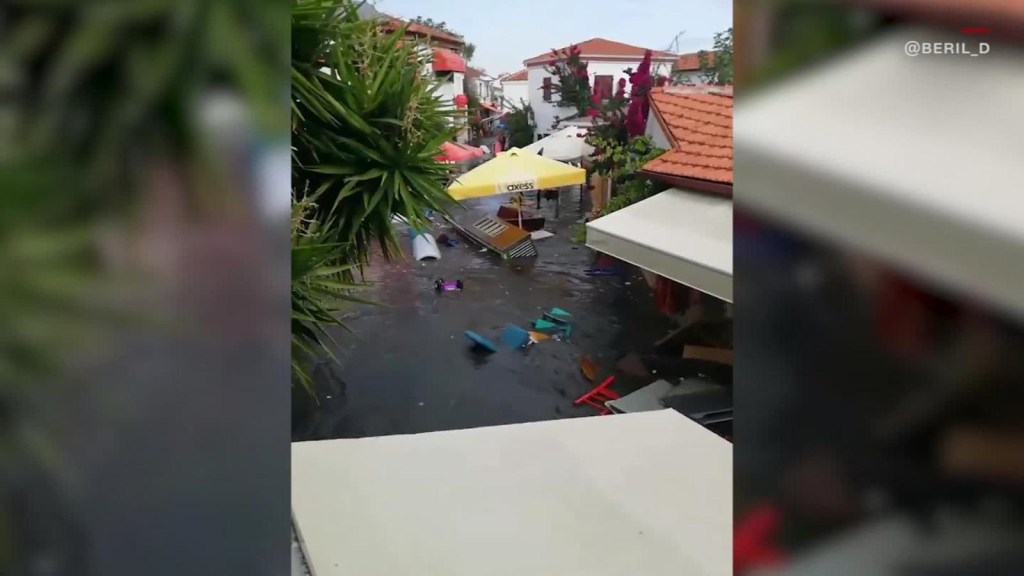 Banjir parah di Turki setelah gempa bumi
