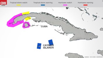 Alerta de huracán emitida a medida que un sistema de tormenta se prepara en el Caribe