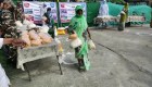 Famoso chef alimenta a millones en la India durante la pandemia