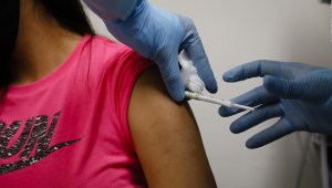 ¿Por qué existe desconfianza a la vacuna contra el covid-19?