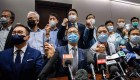 Renuncian legisladores opositores en Hong Kong