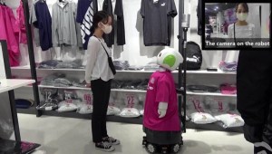 Robot vigila uso de mascarilla y distancia social en Japón