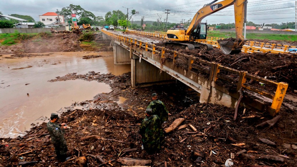 Iota advances through Central America with heavy rains