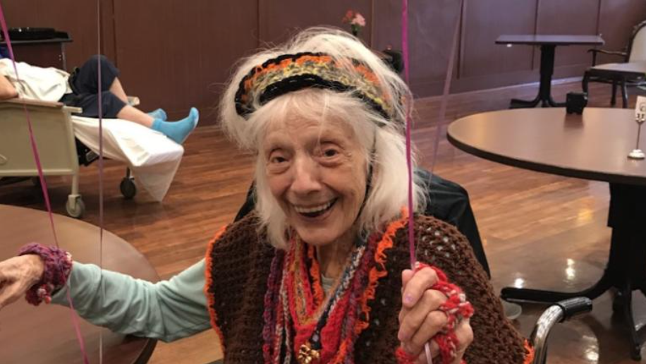 Mujer de 102 años supera dos veces al covid-19