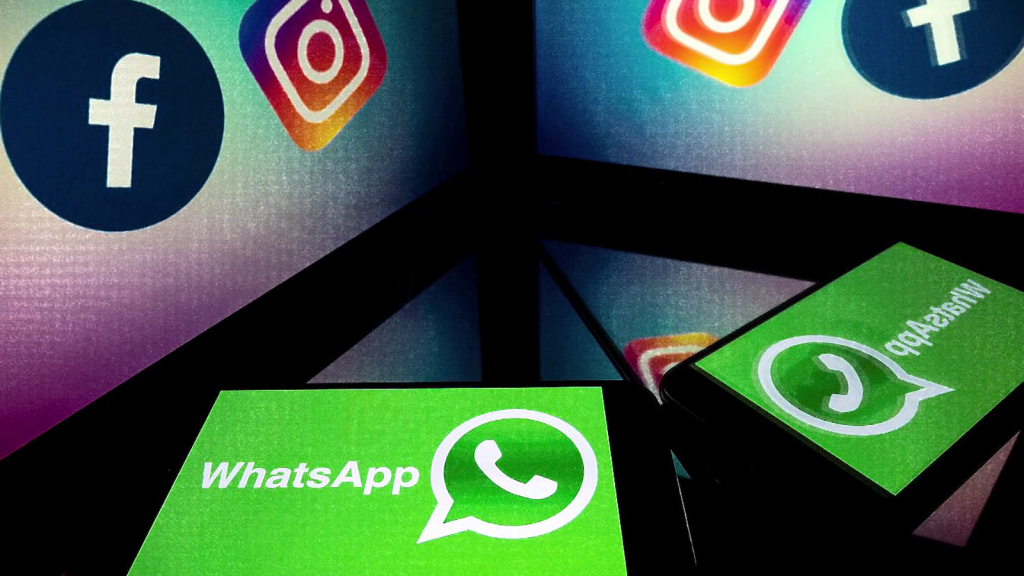 Massive Downfall of Whatsapp, Facebook and Instagram