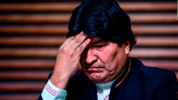 Evo Morales se va abucheado de un acto del MAS