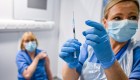Dr Lobelo: La vacuna protege después de que se administre la segunda dosis