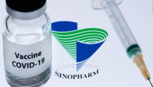 5 cosas: Sinopharm dice que vacuna tiene 79% de efectividad