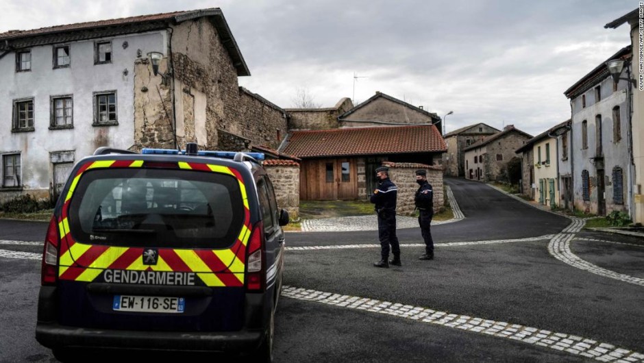 Tres policías asesinados Francia