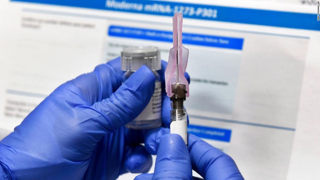 Pfizer y Moderna están probando sus vacunas contra la variante del coronavirus del Reino Unido
