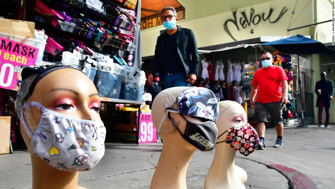 Los estadounidenses se están convirtiendo a la cultura de las máscaras, según una encuesta