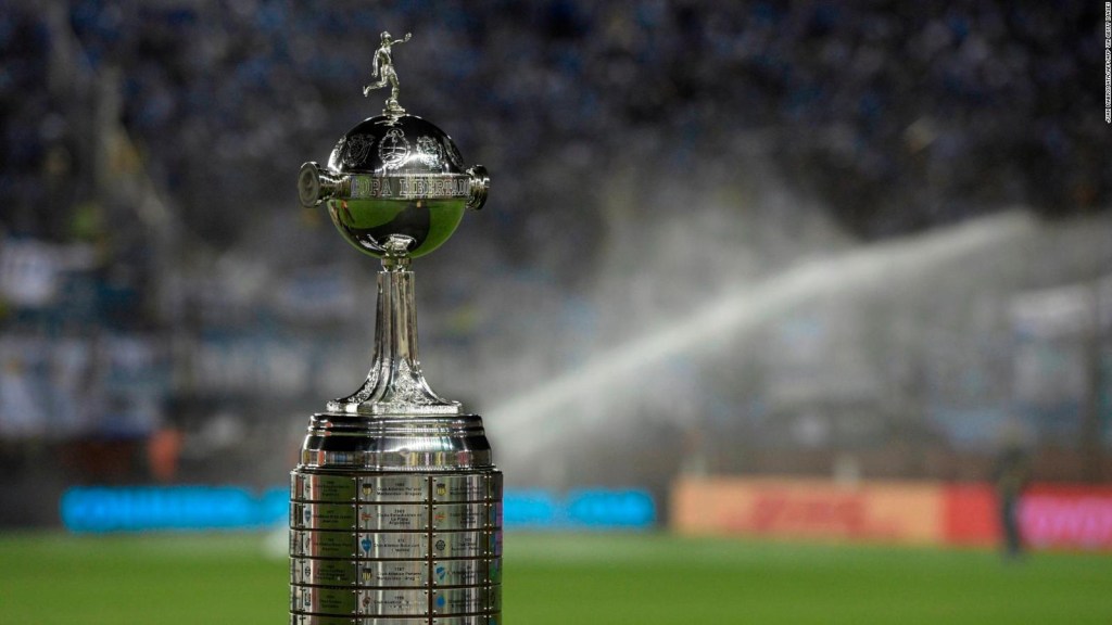 Santos y Palmeiras buscan la gloria en la Libertadores